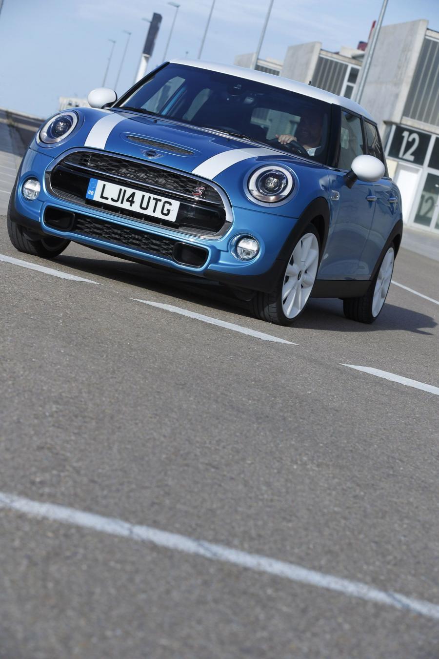  Mini Cooper S 5-Door 2014 года  (фото 56 из 80)